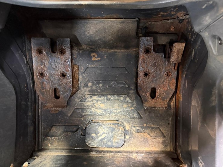 2022-bobcat-t76-image-30