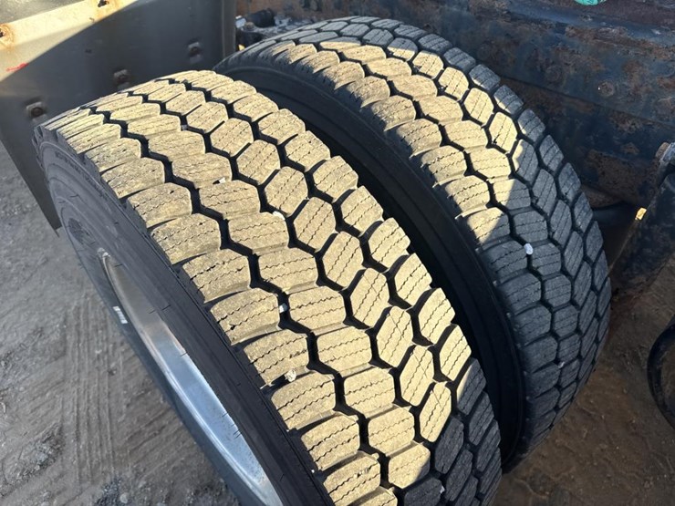 2008-peterbilt-388-image-54