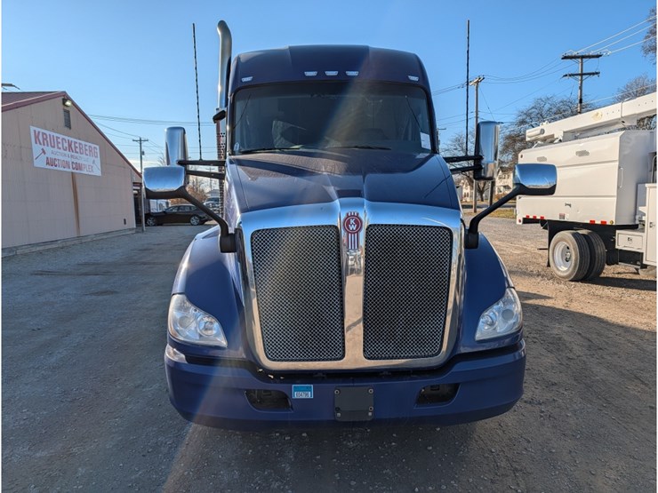 2020-kenworth-t680-image-2