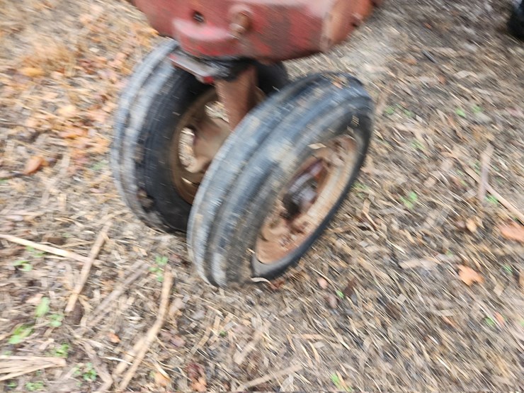 1940-farmall-m-gas-tractor-image-2