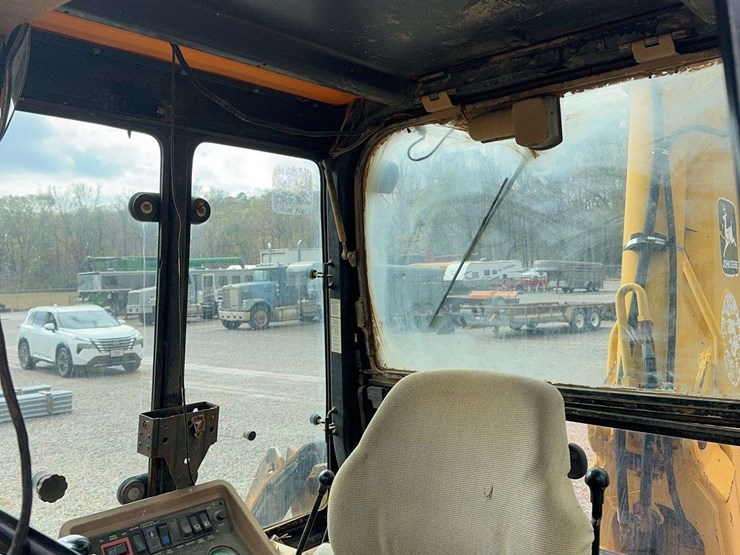 john-deere-710-image-10