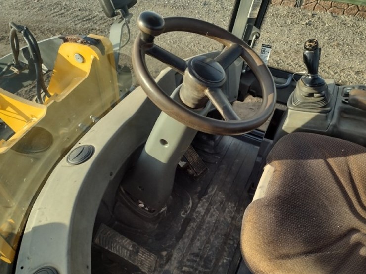deere-324k-image-10