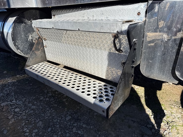 kenworth-w900-image-12