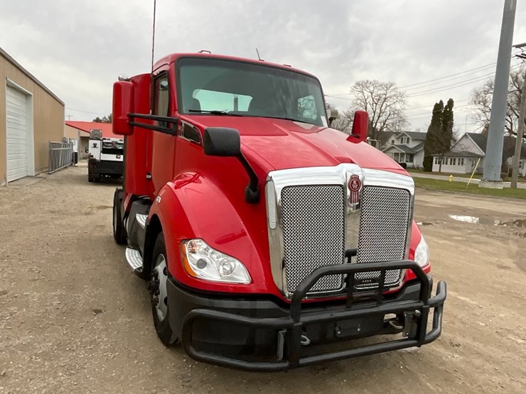 2020-kenworth-t680-image-5