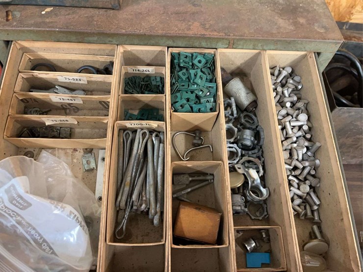 (2)-screw-cabinets-image-11