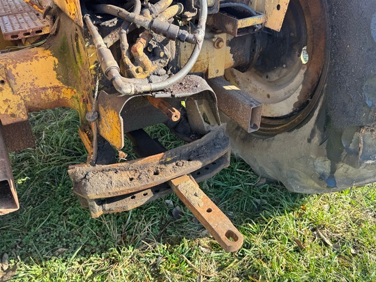 minneapolis-moline-m670-image-23