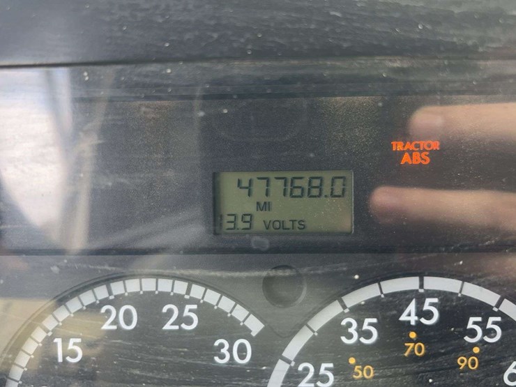 2005-sterling-l8500-image-40