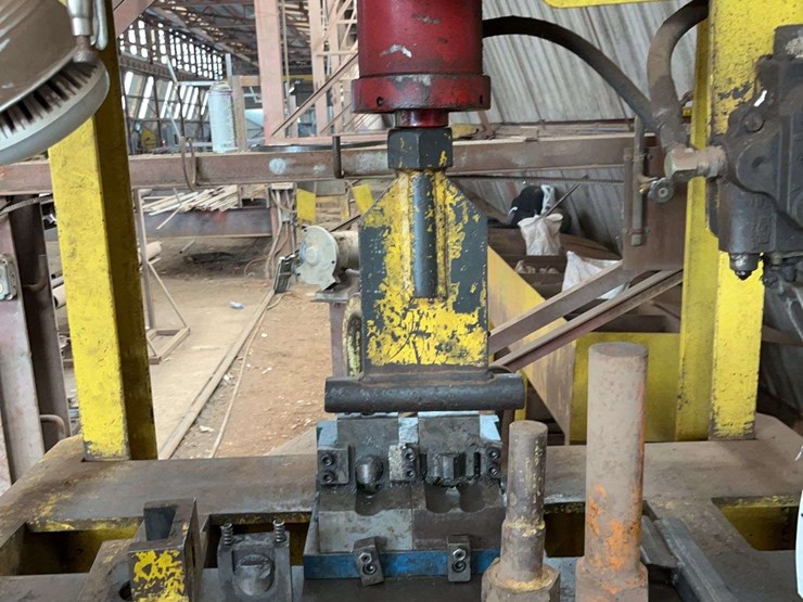 hydraulic-press-&-drill-press-on-stand-&-contents-image-7