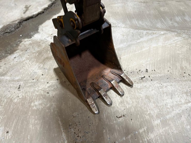 2019-deere-26g-image-11