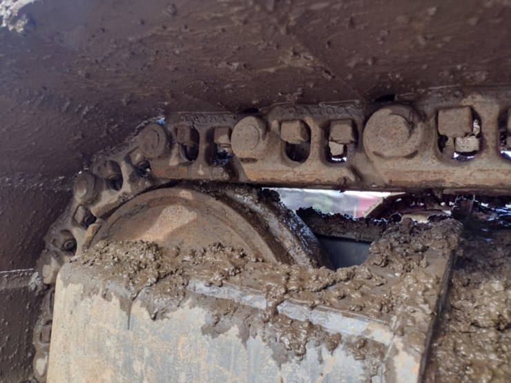 volvo-ec220e-lr-image-37