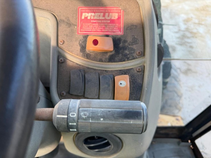 caterpillar-420d-image-30