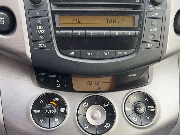 2006-toyota-rav4-image-18