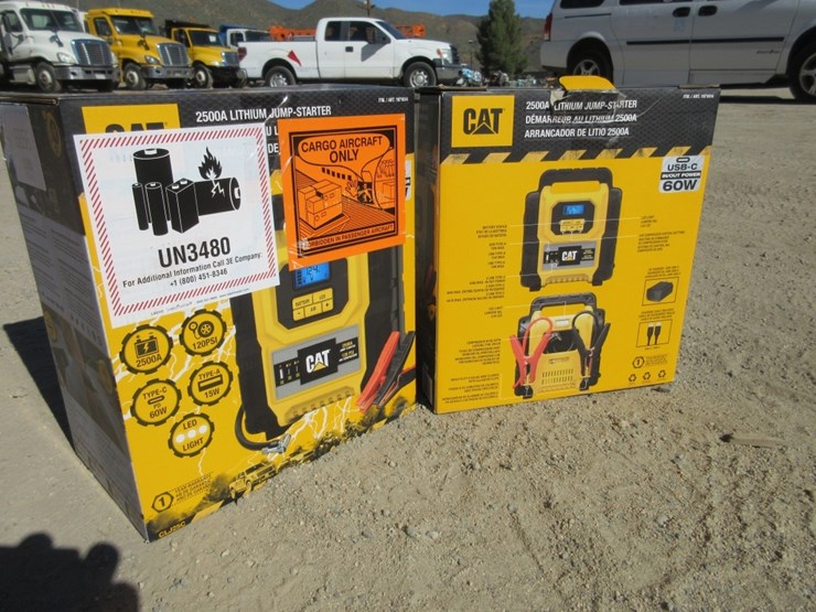 (2)-cat-2500a-lithium-jump-starters-image-1