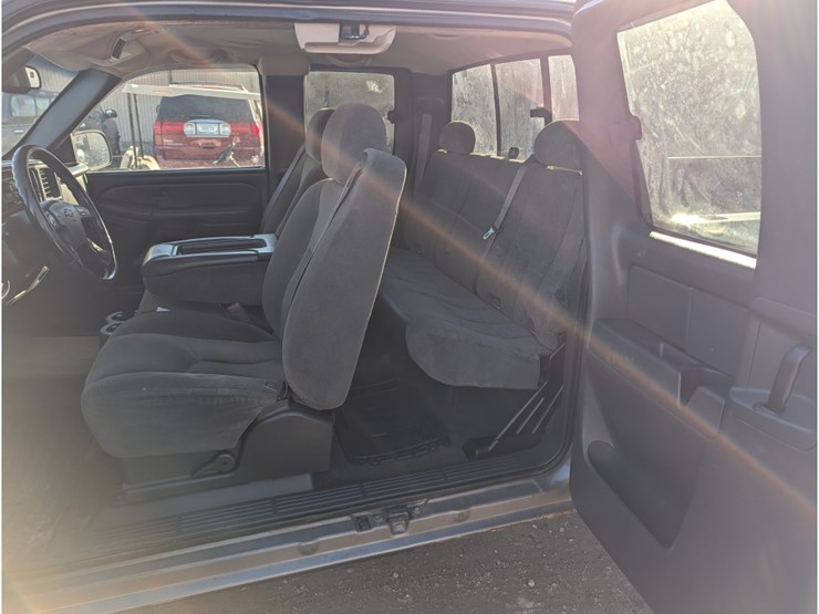 2007-chevrolet-2500-image-16