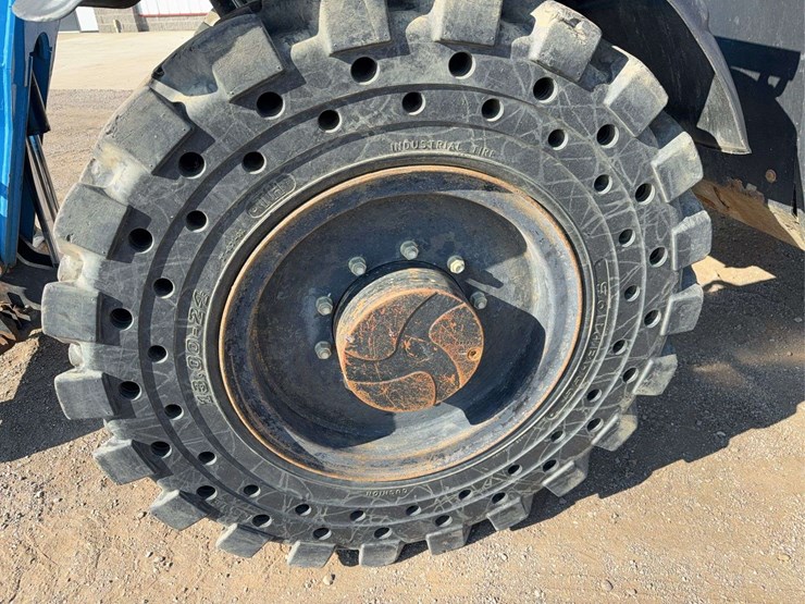 2017-genie-gth844-image-8