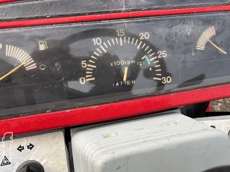 massey-ferguson-1220-image-9