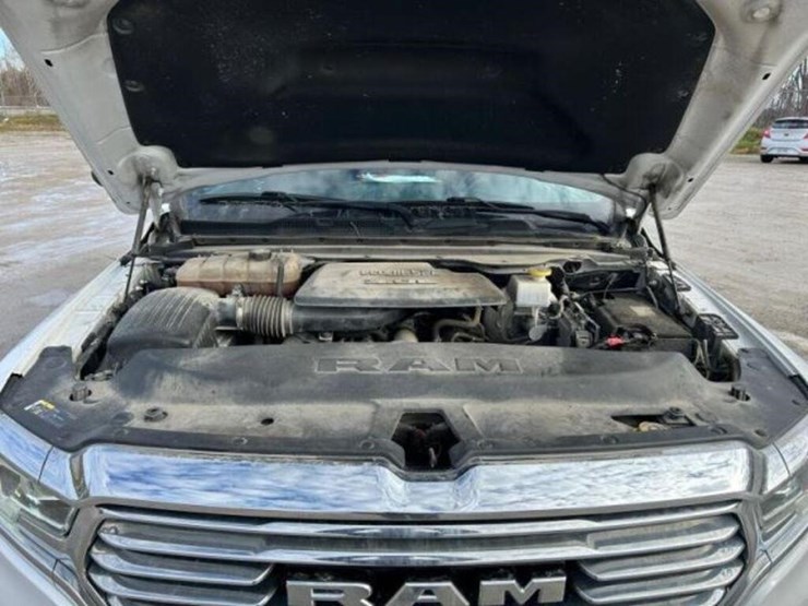 2020-ram-1500-laramie-longhorn-image-28