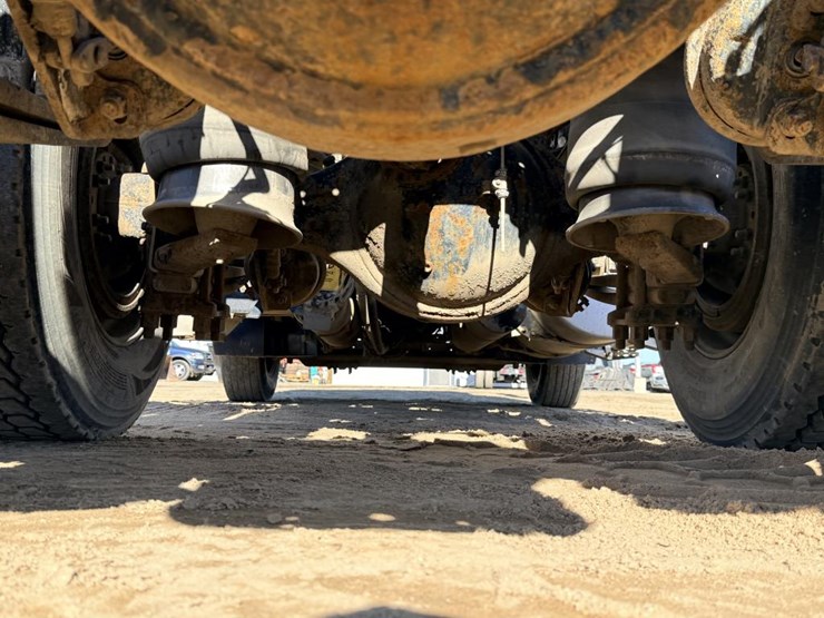 2007-freightliner-columbia-120-image-61