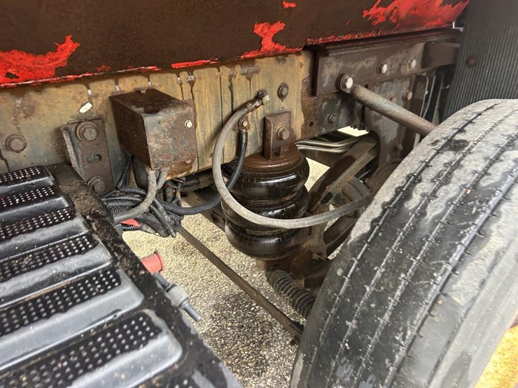 #1673-•-2002-international-workstar-tri-axle-dump-truck-image-41