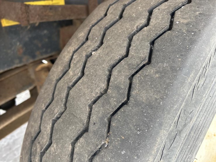 #1042-•-2000-volvo-quad-axle-dump-truck-image-76