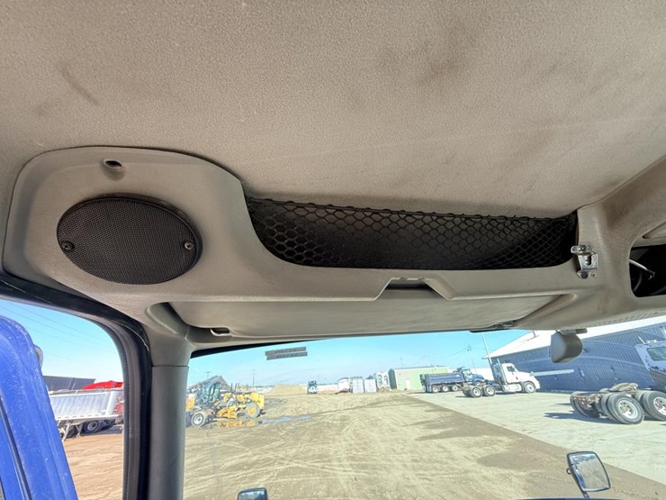 2017-international-prostar-image-52