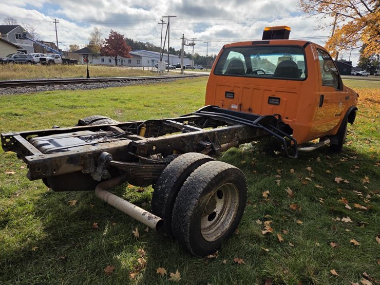 ford-f550-xl-image-5