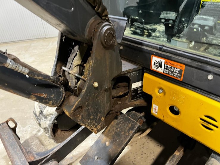 2019-deere-26g-image-13