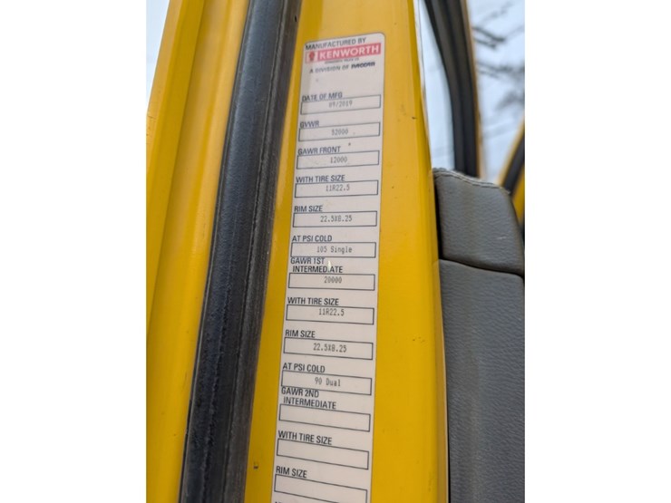 2020-kenworth-t880-image-26