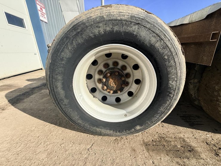 2017-international-prostar-image-39