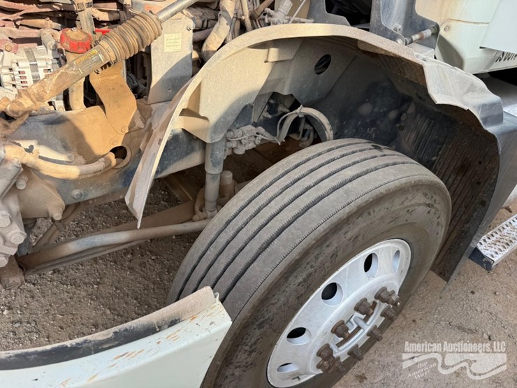 2020-mack-anthem-truck-image-13