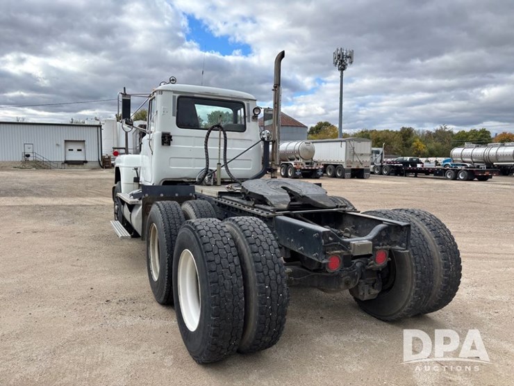 mack-r686st-image-17