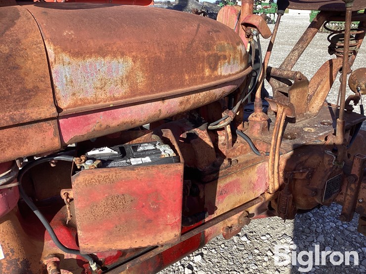 farmall-h-2wd-tractor-image-15