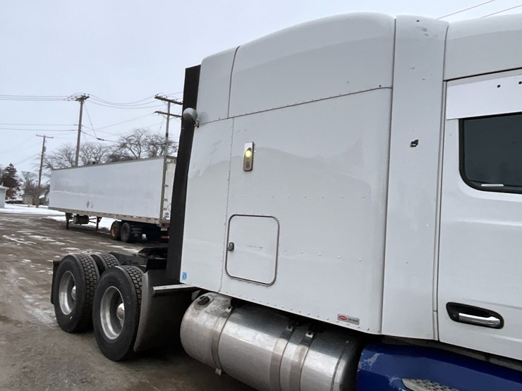 2015-peterbilt-579-image-7