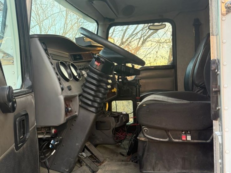 kenworth-t300-image-14