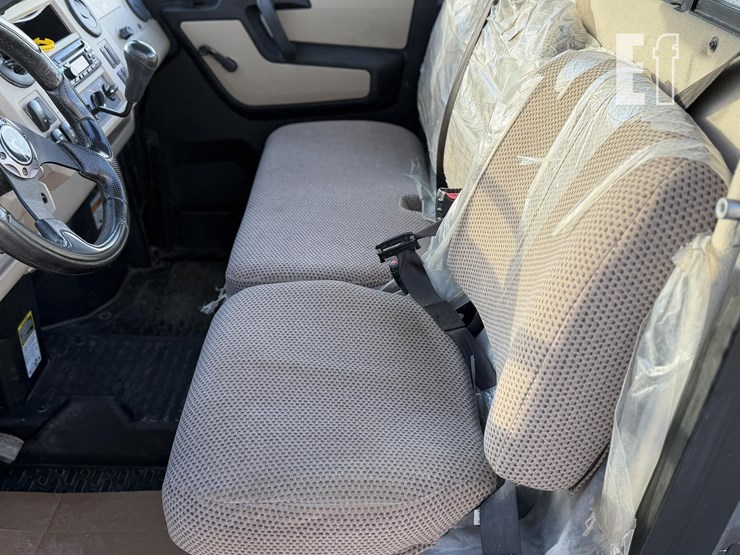 john-deere-gator-xuv-835r-image-15