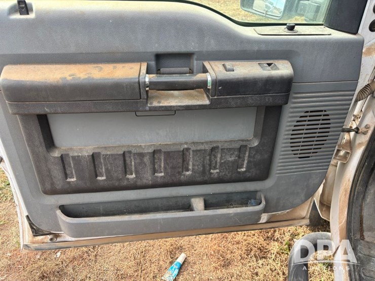 2011-ford-f550-image-58