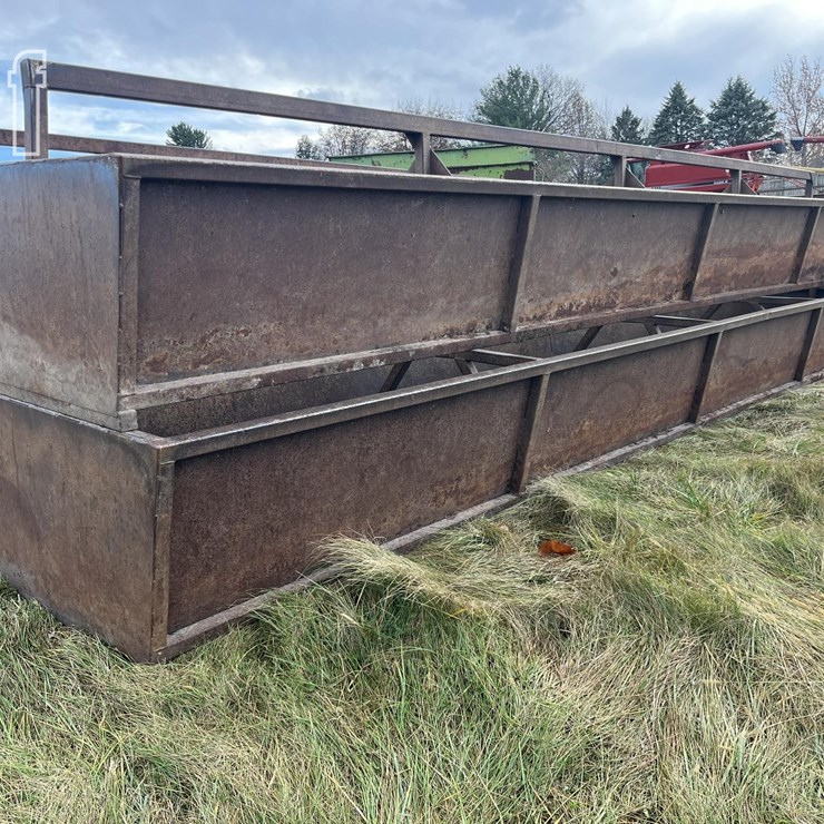 FOREVER FEEDERS 24' BOTTOMLESS BUNKS