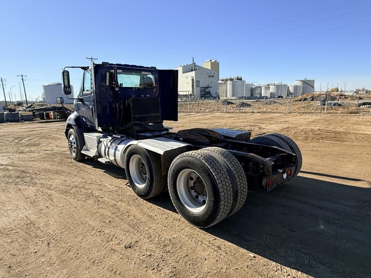 2017-international-prostar-image-3