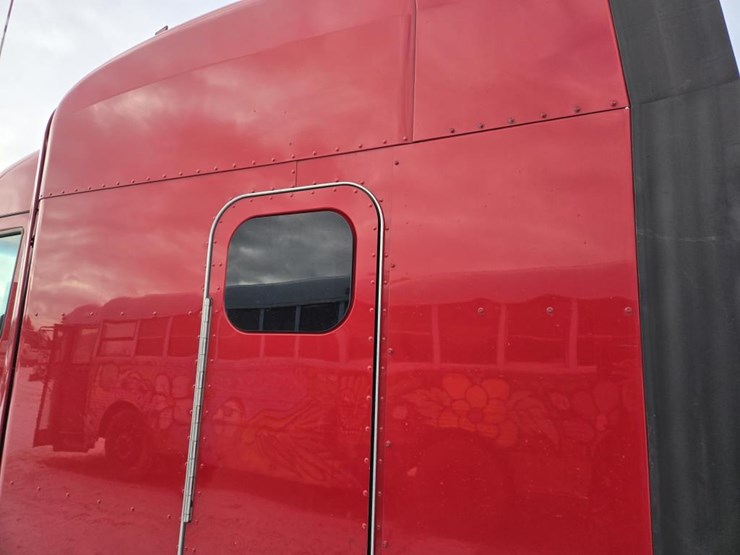 2017-peterbilt-579-image-17