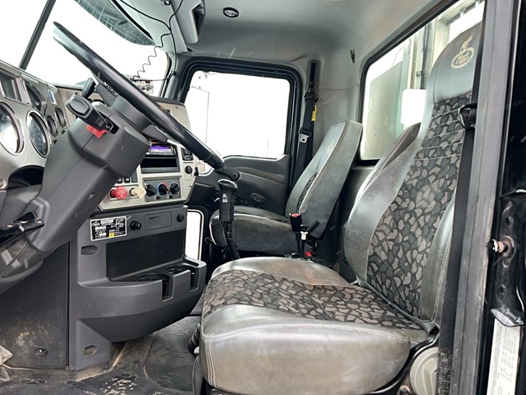 2012-mack-gu713-granite-truck-tractor-vn:1m1ax07yxcm011032-image-18