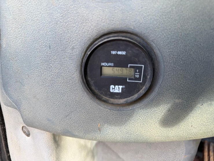 caterpillar-420d-image-26