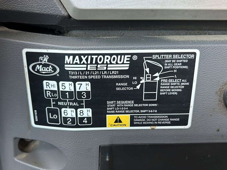 2018-mack-gu-granite-6-axle-dump-truck-image-55