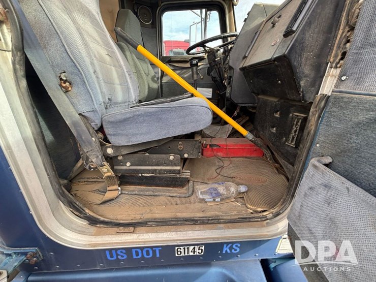 peterbilt-377-image-62