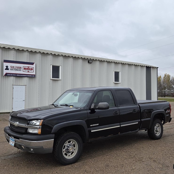 2003 Chevrolet 1500HD LS 4x4 Pickup Truck