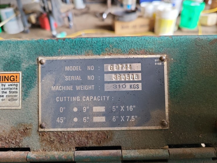 grizzley-69744--band-saw-on-wheels-w/coolant-image-2