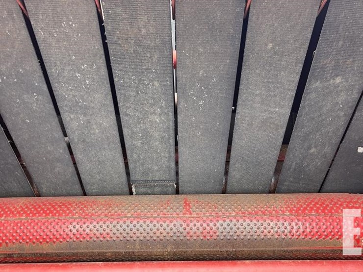 new-holland-660-image-11