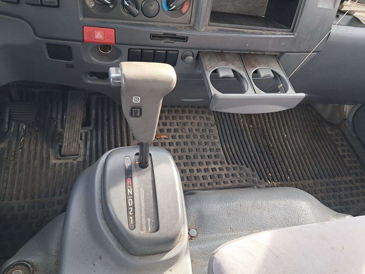 2008-isuzu-npr-image-21