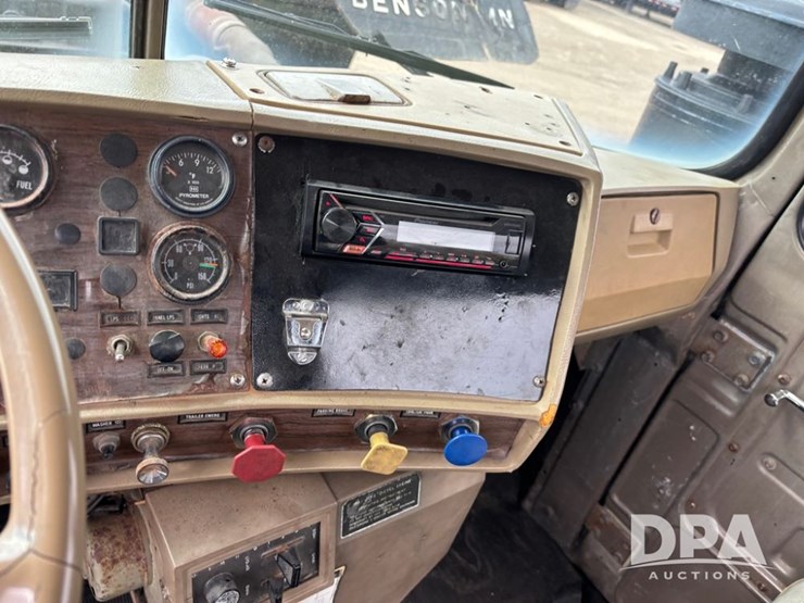 mack-r686st-image-61