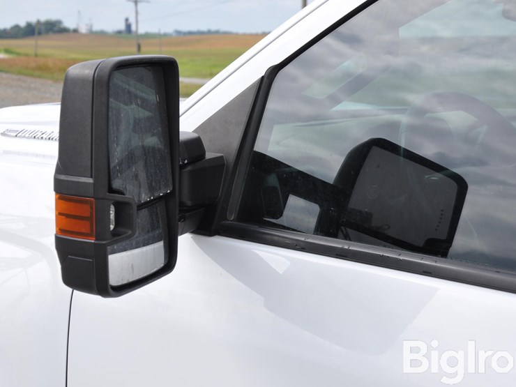 2019-chevrolet-silverado-3500-image-17