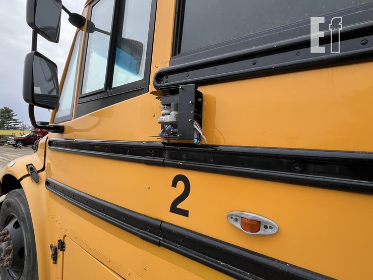 2014-thomas-saf-t-liner-c2-image-9